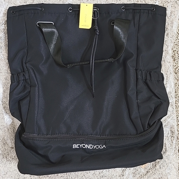 NWT Beyond Yoga convertible Backpack Bag - Picture 2 of 5